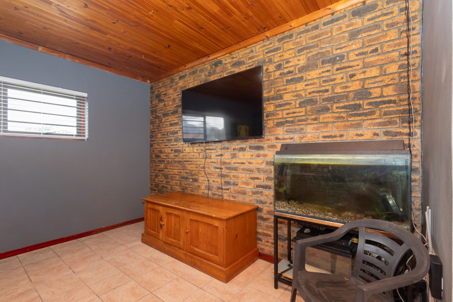 3 Bedroom Property for Sale in Somerset Park Western Cape